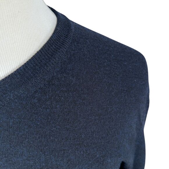Untuckit Sweater Men’s Medium Blue 100% Merino Wool Long Sleeve V-Neck Pullover - Picture 3 of 10